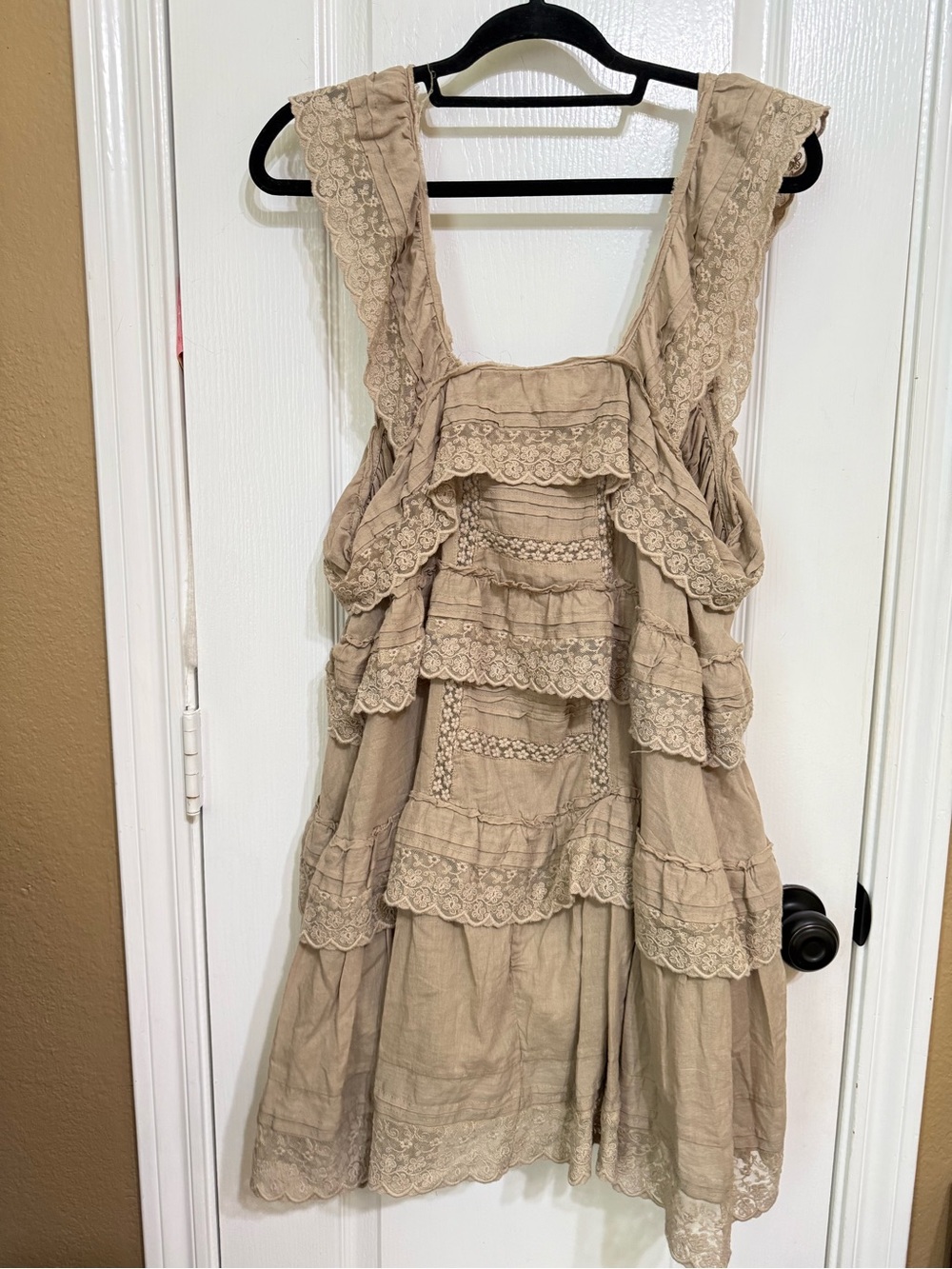 H288 NWT Oli & Hali L ptp24 XL ptp25 Tan Beige Ruffle Lace Mini Shorts Romper